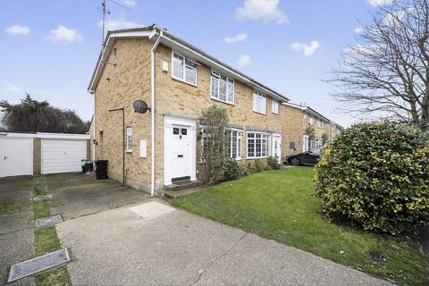 Waterloo Crescent, Wokingham, RG40