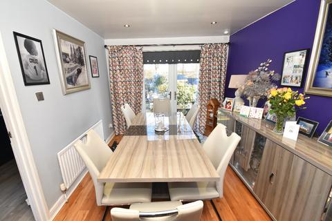 undefined, Raeswood Drive, Crookston, Glasgow, G53 7LB