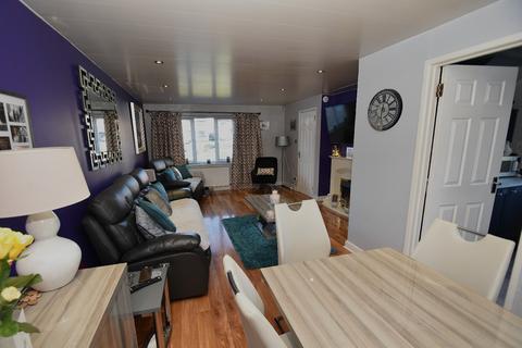 undefined, Raeswood Drive, Crookston, Glasgow, G53 7LB