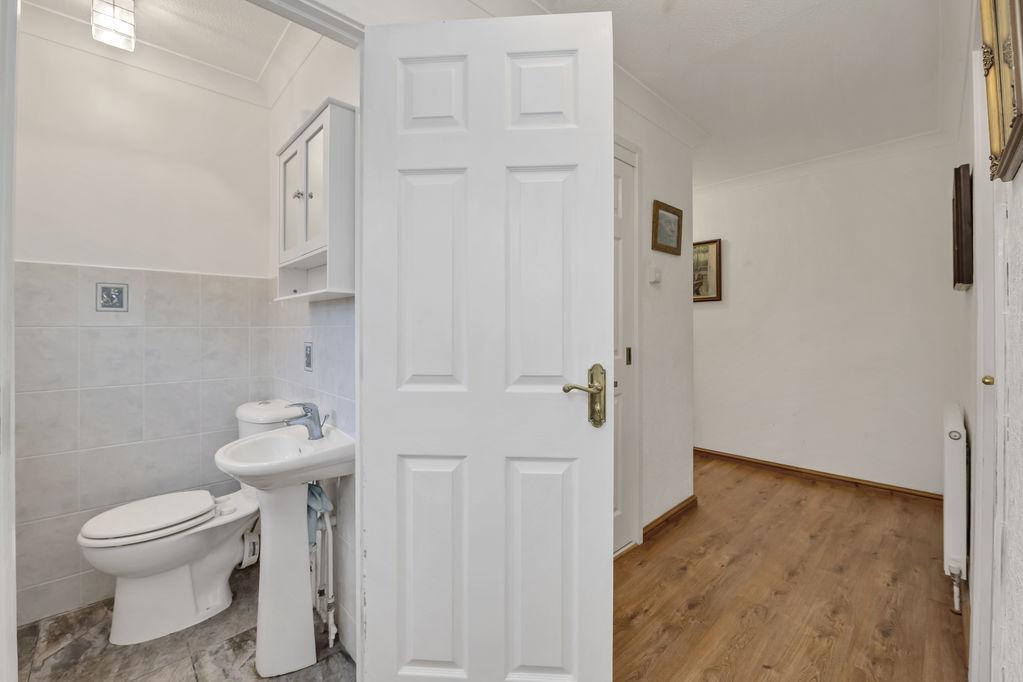 Entrance Hall & WC