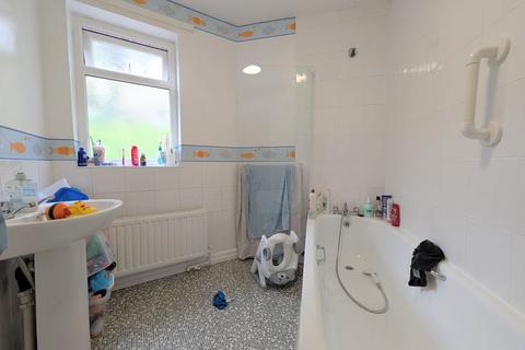 undefined, To Let - Warren Court, Westcliffe Road, Birkdale - Two Double Bedroom Apartment