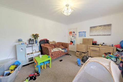undefined, To Let - Warren Court, Westcliffe Road, Birkdale - Two Double Bedroom Apartment