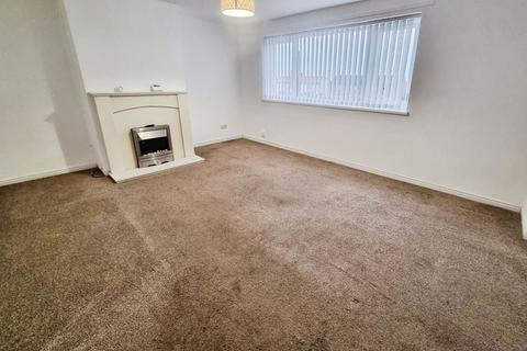 3 bedroom end of terrace house to rent, Longstone Square, Newcastle Upon Tyne NE5