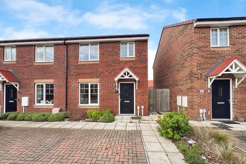 2 bedroom end of terrace house for sale, Skylark Grove, Ryton NE40