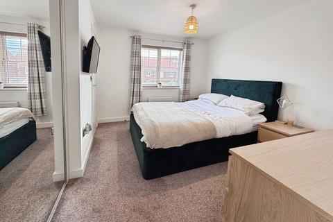 2 bedroom end of terrace house for sale, Skylark Grove, Ryton NE40