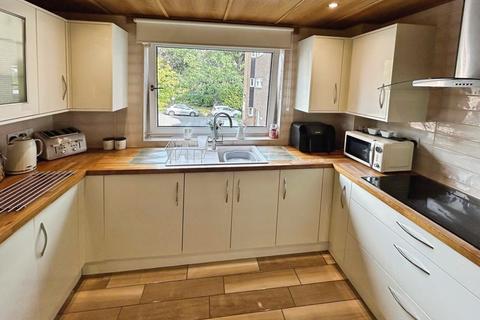 2 bedroom flat for sale, Thornhill Road, Newcastle Upon Tyne NE12