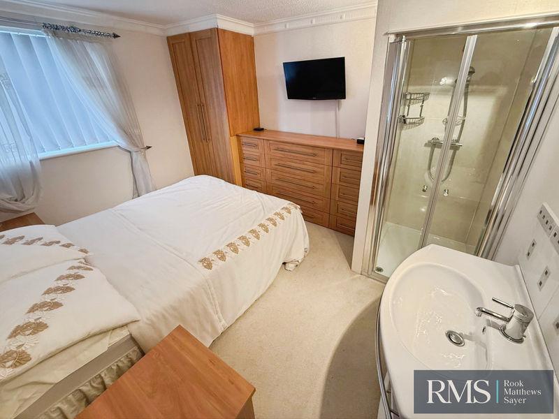 House in Newcastle upon Tyne, Kingston Park, Kenton - More