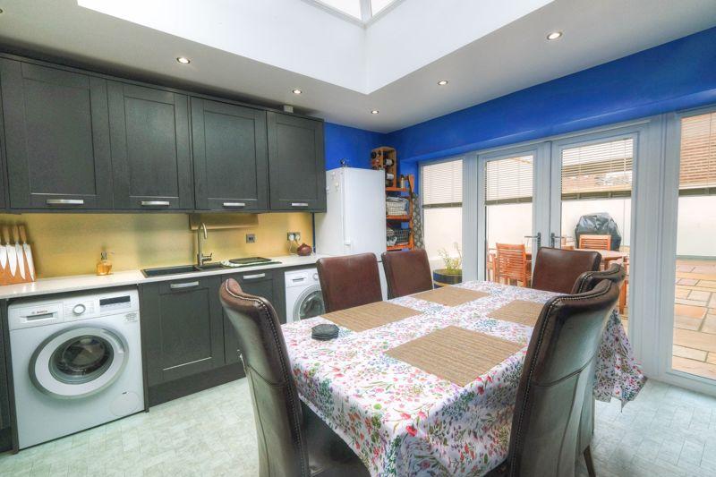 Dining kitchen