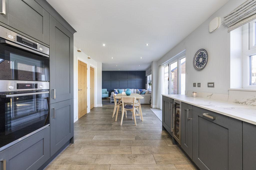 Kitchen &amp; Dining...