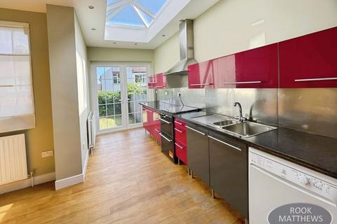3 bedroom semi-detached house to rent, Sturdee Gardens, Newcastle Upon Tyne NE2