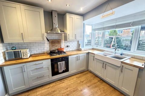4 bedroom semi-detached house for sale, Ashdale Crescent, Newcastle upon Tyne NE5