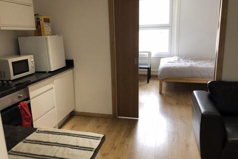2 bedroom apartment to rent, Falconers Court, Newcastle Upon Tyne NE1