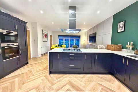 5 bedroom detached house for sale, Somerset Avenue, Alnwick NE66