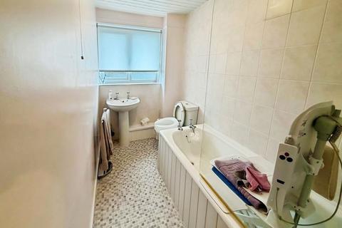2 bedroom flat for sale, Avalon Drive, Newcastle Upon Tyne NE15