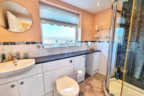 3 bedroom semi-detached house for sale, Hillhead Parkway, Newcastle upon Tyne NE5