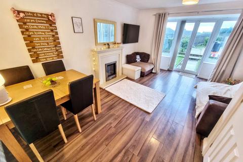 3 bedroom terraced house for sale, St. Marks Court, Newcastle upon Tyne NE5