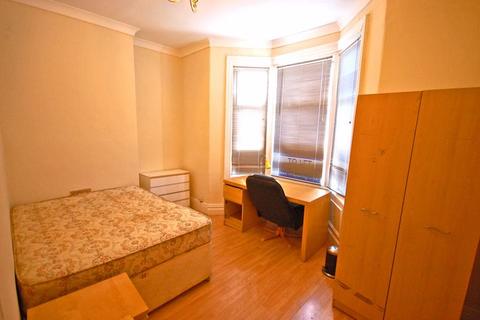 2 bedroom apartment to rent, Tavistock Road, Newcastle Upon Tyne NE2