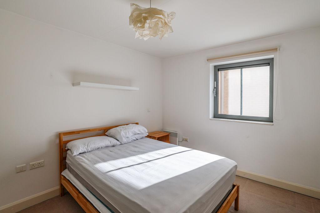 Apartment in Bristol - View 3
