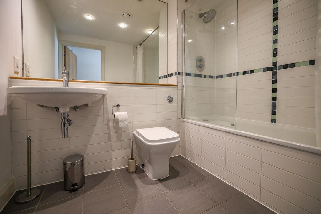 Apartment in Bristol - View 5