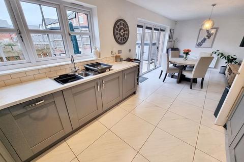 4 bedroom detached house for sale, Drumburgh Grove, Newcastle upon Tyne NE15