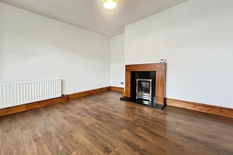 4 bedroom terraced house to rent, Chestnut Grove, Radcliffe
