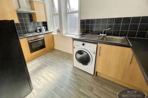 3 bedroom apartment to rent, Heaton Park Road, Newcastle Upon Tyne NE6