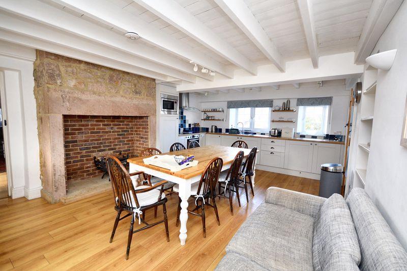 Dining kitchen