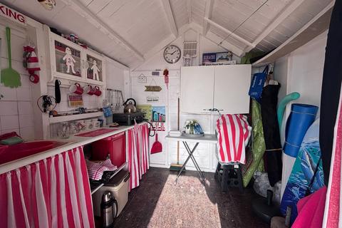 Chalet for sale, Monks Hill, Hill Head