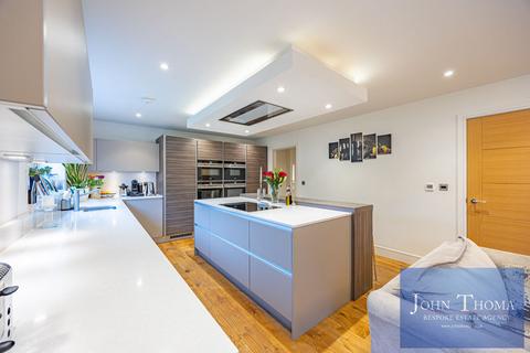 undefined, Park View, Chigwell IG7