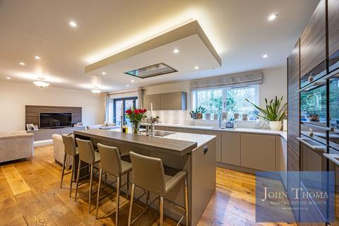undefined, Park View, Chigwell IG7