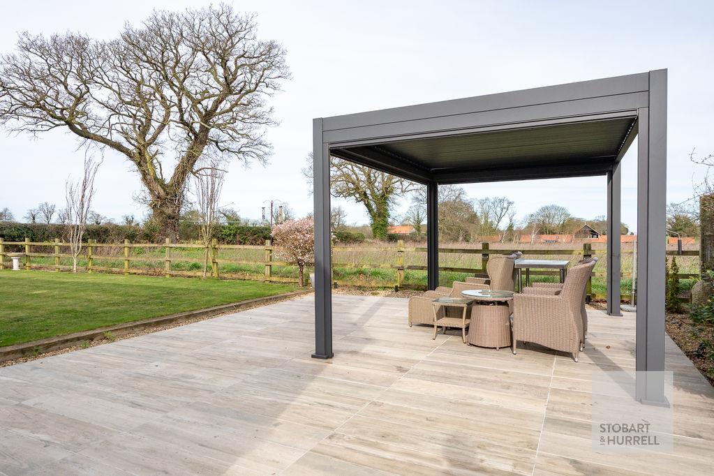 Alfresco Dining