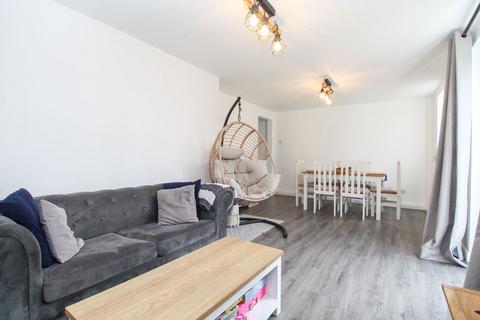 3 bedroom terraced house for sale, Lovell Road, Bedford MK42