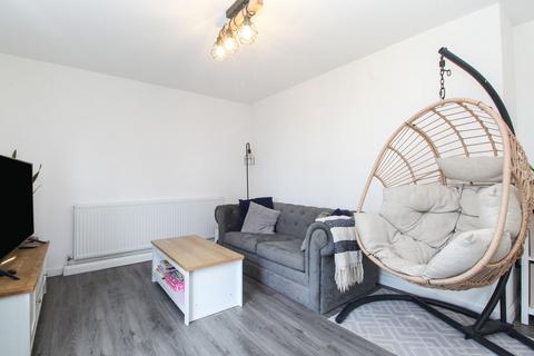 3 bedroom terraced house for sale, Lovell Road, Bedford MK42