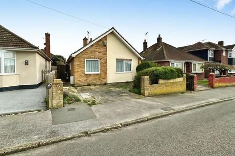 2 bedroom detached bungalow for sale, Richard Avenue, Brightlingsea, Colchester, CO7