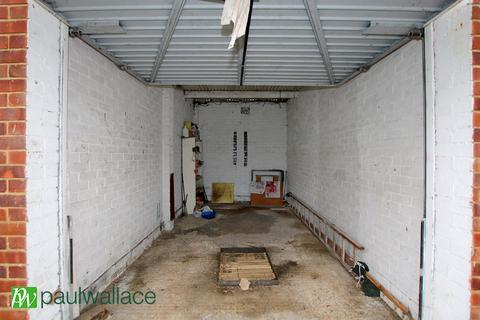 undefined, Salisbury Crescent, Cheshunt