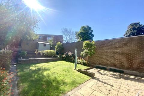 undefined, Brookhill Close, Leeds, West Yorkshire, LS17