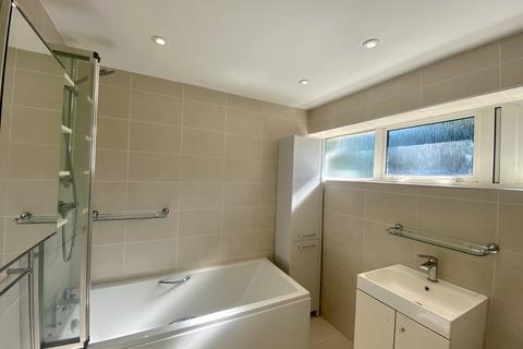undefined, Brookhill Close, Leeds, West Yorkshire, LS17