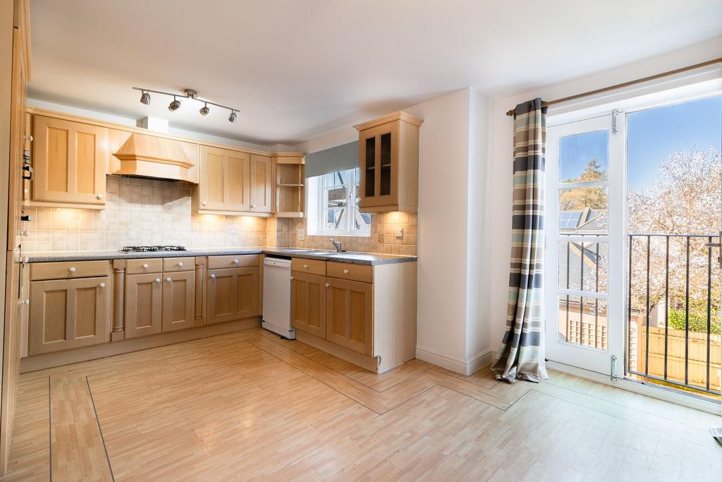 Kitchen / Dining...