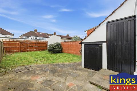 3 bedroom end of terrace house for sale, Banstead Gardens, Edmonton, N9