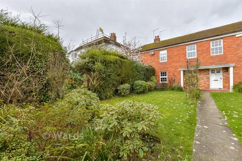Roethorne Gardens, Tenterden, Kent