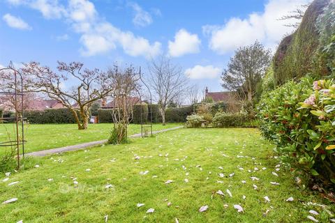3 bedroom terraced house for sale, Roethorne Gardens, Tenterden, Kent