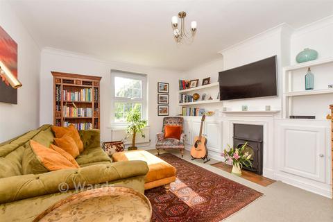 3 bedroom terraced house for sale, Roethorne Gardens, Tenterden TN30