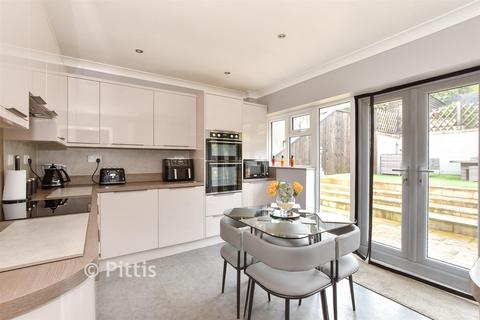 3 bedroom chalet for sale, Clatterford Road, Newport, Isle of Wight