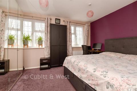 undefined, Bucklers Way, Carshalton SM5