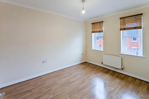 2 bedroom apartment to rent, Norwich Crescent, Romford Rm6