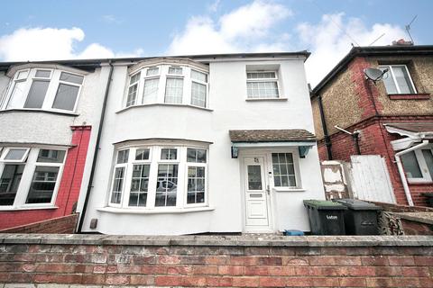 undefined, Holland Road, Luton
