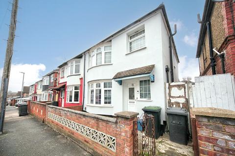 undefined, Holland Road, Luton
