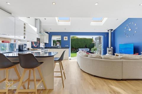 4 bedroom detached house for sale, Hughes Close, Evesham WR11