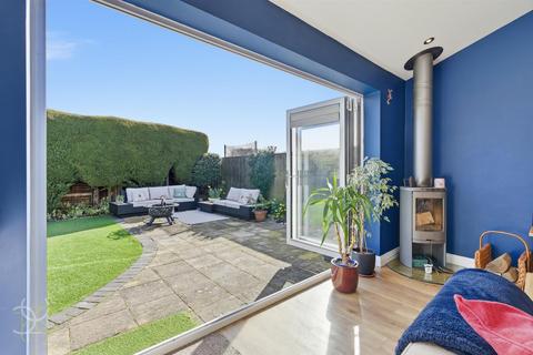 4 bedroom detached house for sale, Hughes Close, Evesham WR11