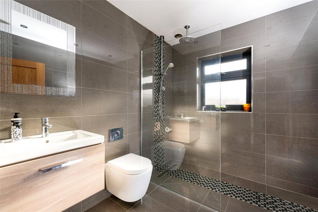 Bedroom Two En Suite